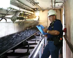 Conveyor belt cleaning and maintenance - view 1