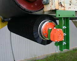 Conveyor belt cleaning and maintenance - view 2